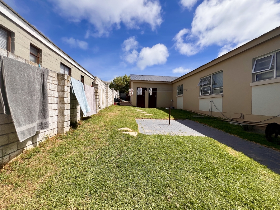 4 Bedroom Property for Sale in Myburgh Park Western Cape